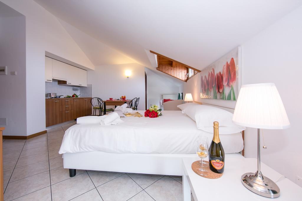 Residence Riva Del Lario Gravedona Dış mekan fotoğraf